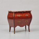 1048 1522 CHEST OF DRAWERS